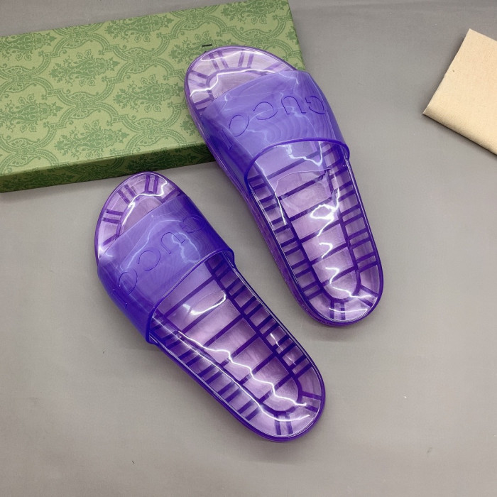 G*u*i slippers