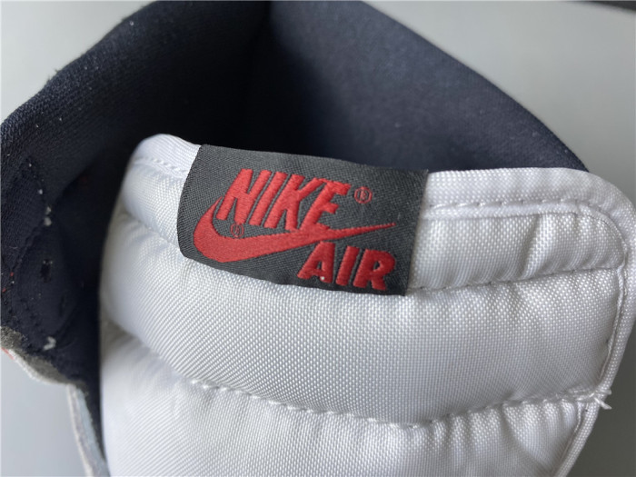 Air Jordan 1 High OG “Light Smoke Grey” 555088-126