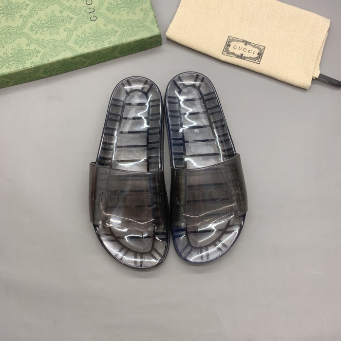 G*u*i slippers