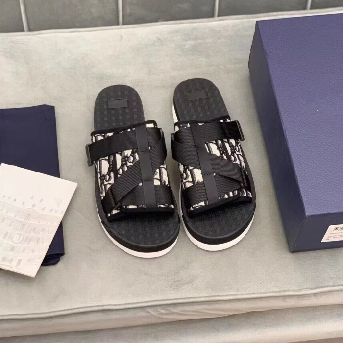 D*or homme slippers