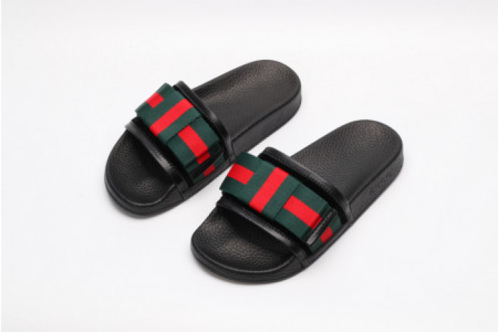 G*u*i slippers