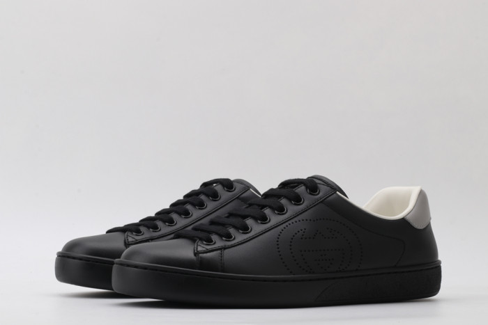 G*u*i low-top sneaker