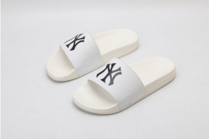GUCC SLIPPERS