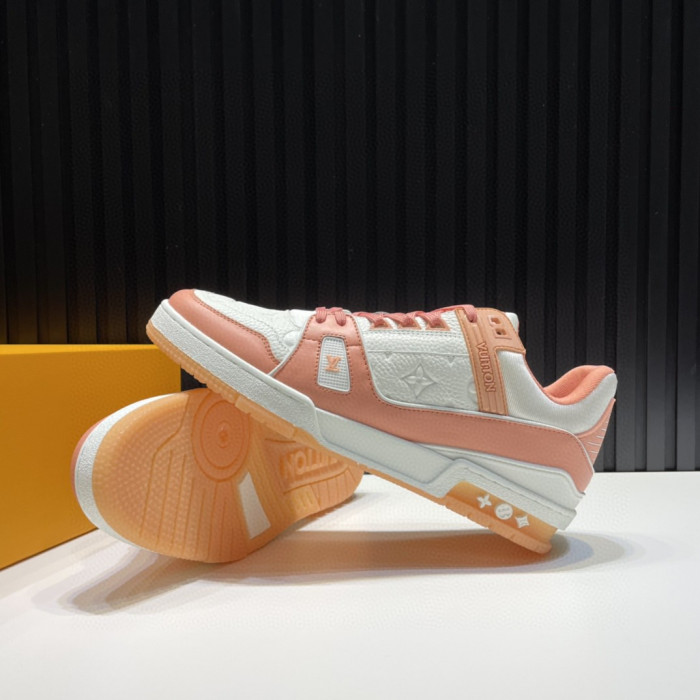 LV TRAINER SNEAKER LOW