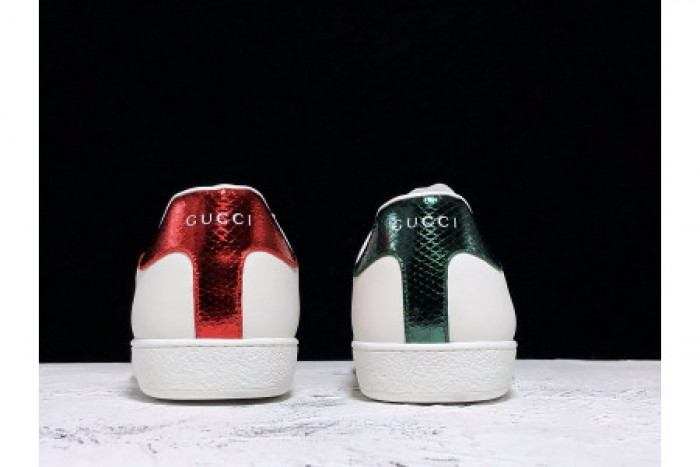 G*u*i ace embroidered low-top sneaker white with bee