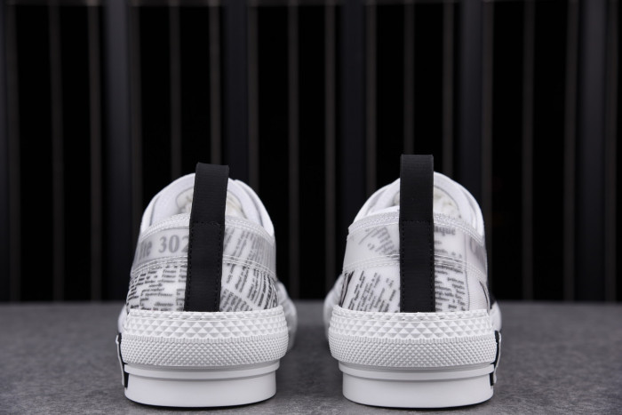 DR B23 Low Top Oblique Sneaker